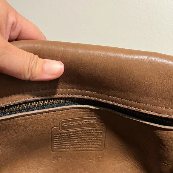 RARE Vintage Coach Court Bag in Burnished Glove Tan Leather - Picture 2 of 16